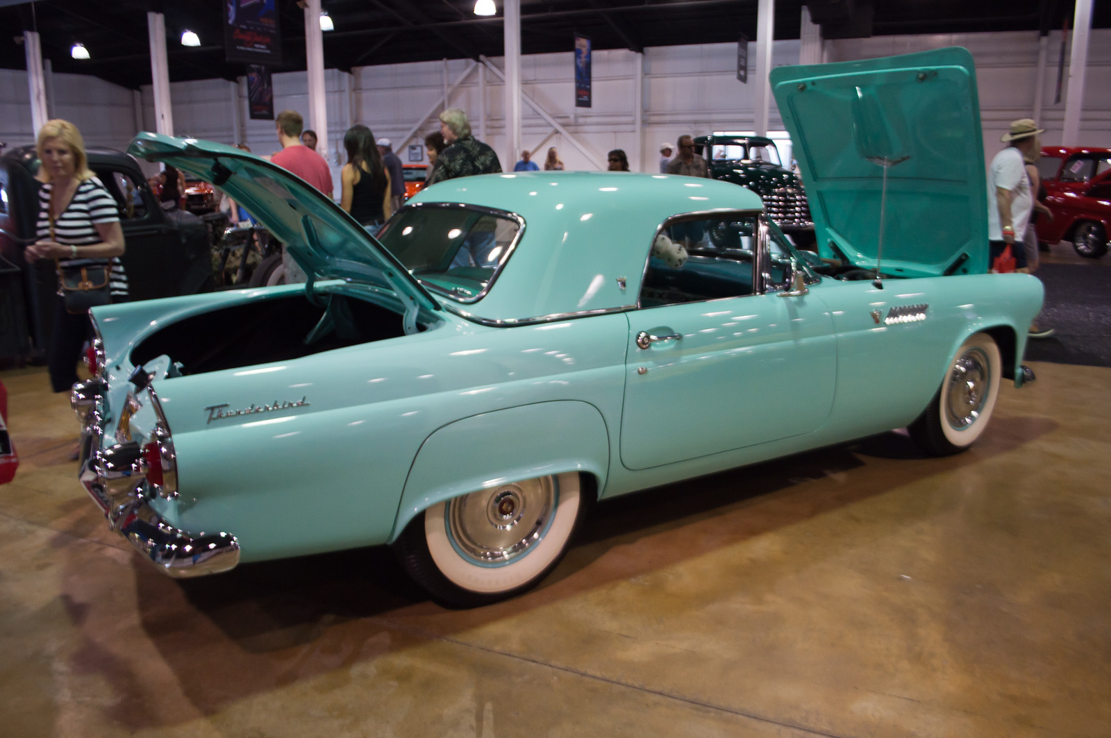 1955 Ford Thunderbird at Barrett-Jackson 2025 Car Auction